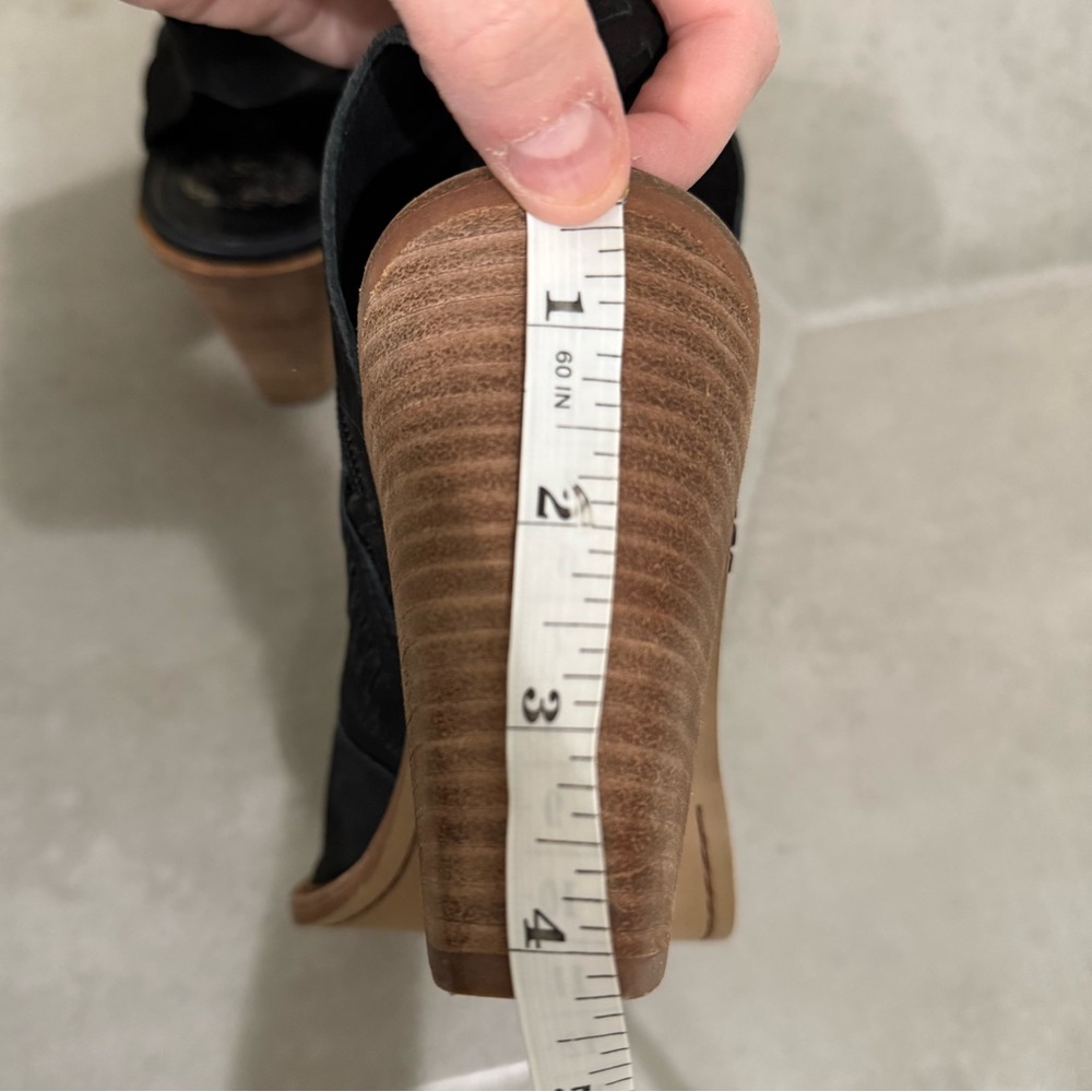 Vince Camuto black Katrina suede bootie - Picture 6 of 13